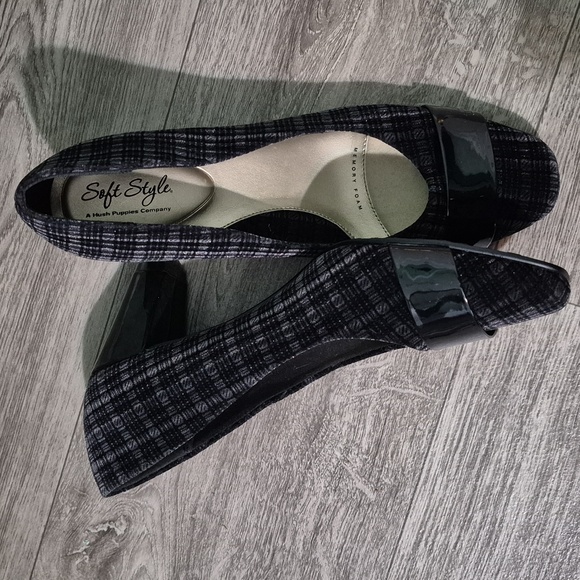 Soft Style Black Plaid‎ Women's Flats - Picture 3 of 5